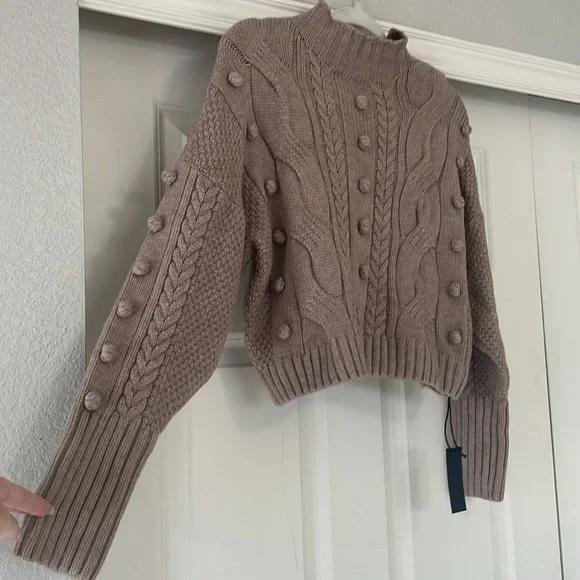 ⭐️ NWT BLANK NYC Bare With Me Mock Neck Sweater XS - Picture 8 of 12